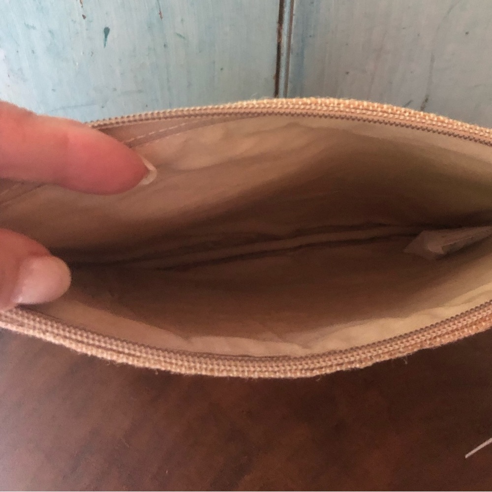 Beaded 2-tone pink crab on tan-colored linen-like fabric clutch bag by Spartina - Picture 5 of 11